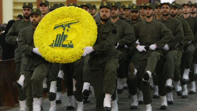حزب الله یجند لبنانیین سنة و دروز و مسیحیین لمواجهة الخطر التکفیری